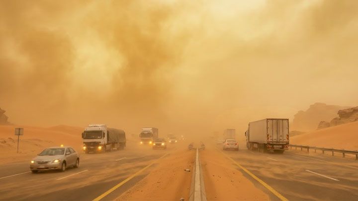 സൗദി അറേബ്യയുടെ വിവിധ ഭാഗങ്ങളിൽ ശക്തമായ പൊടിക്കാറ്റ്, കാലാവസ്ഥാ വ്യതിയാനം ജിദ്ദ, മക്ക, റിയാദ്, തബൂക്, മദീന എന്നീ മേഖലകളെ ബാധിക്കും